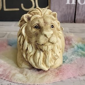 Lion Bluetooth speaker
